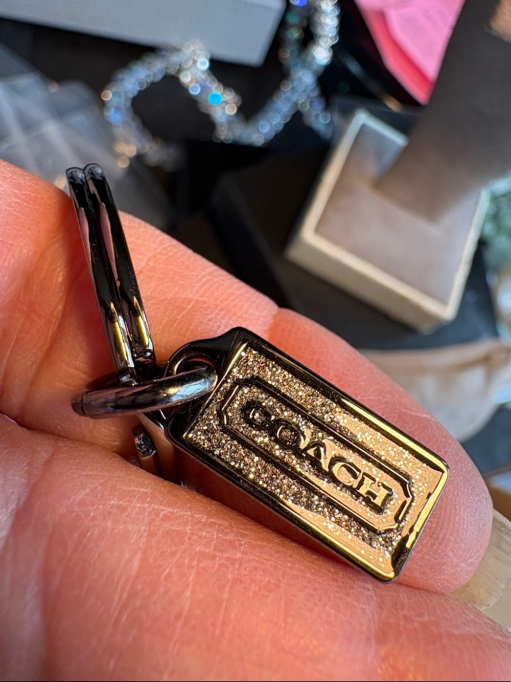 Coach Heart Key Ring with Signature C’s - Picture 3 of 7